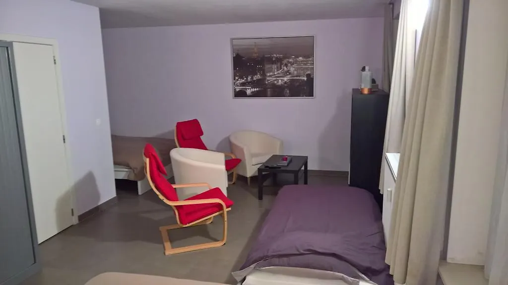 Piece Unique Apartments Μπριζ